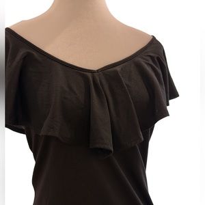 Off shoulder ruffle tee | small